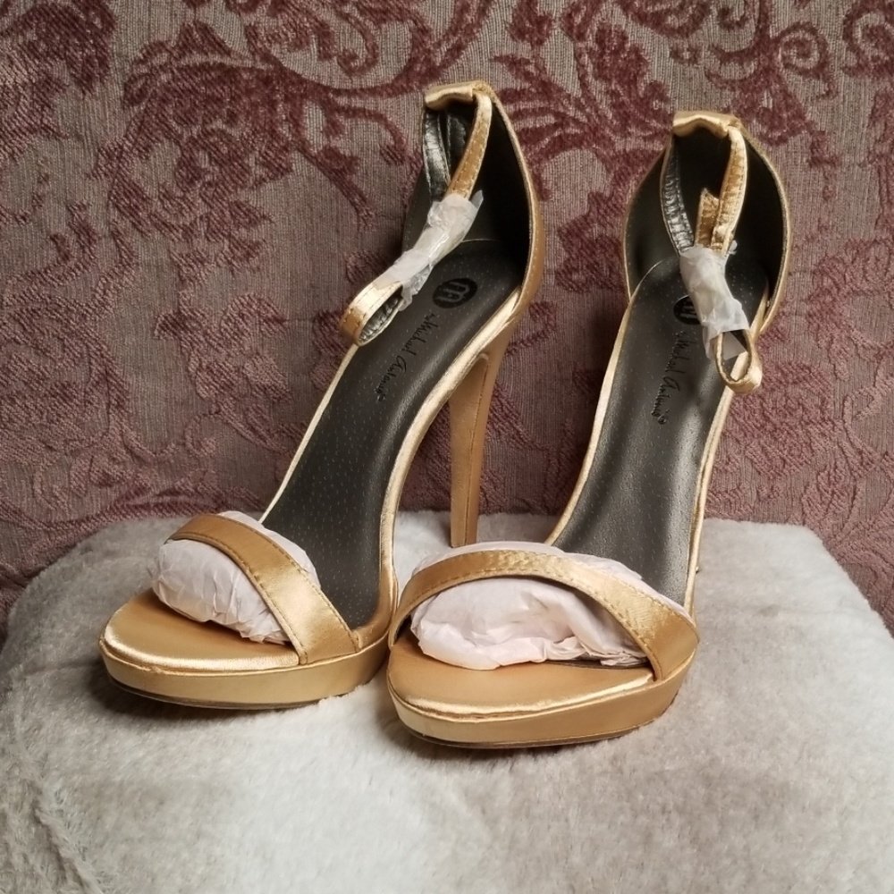 NWOB Michael Antonio High Heels Gold Open Toe Ankl